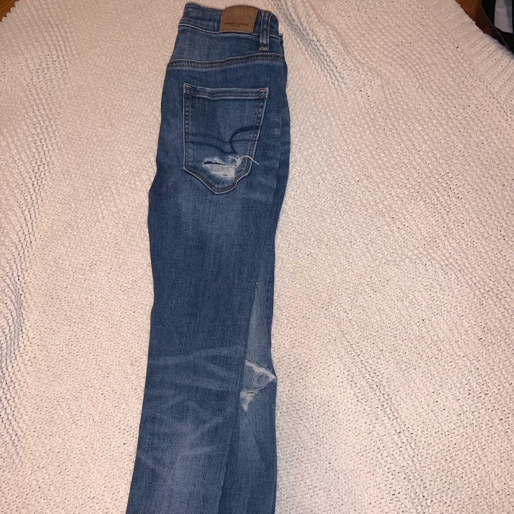 light wash american eagle jeans